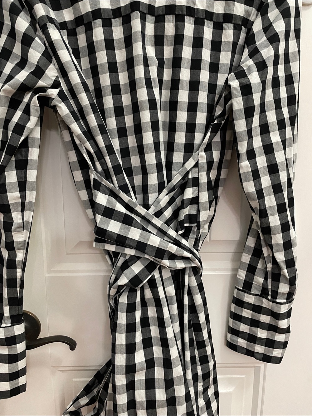 Who What Wear Black & White Gingham Long-Sleeve Shirt Dress with Tie Belt - Picture 7 of 8